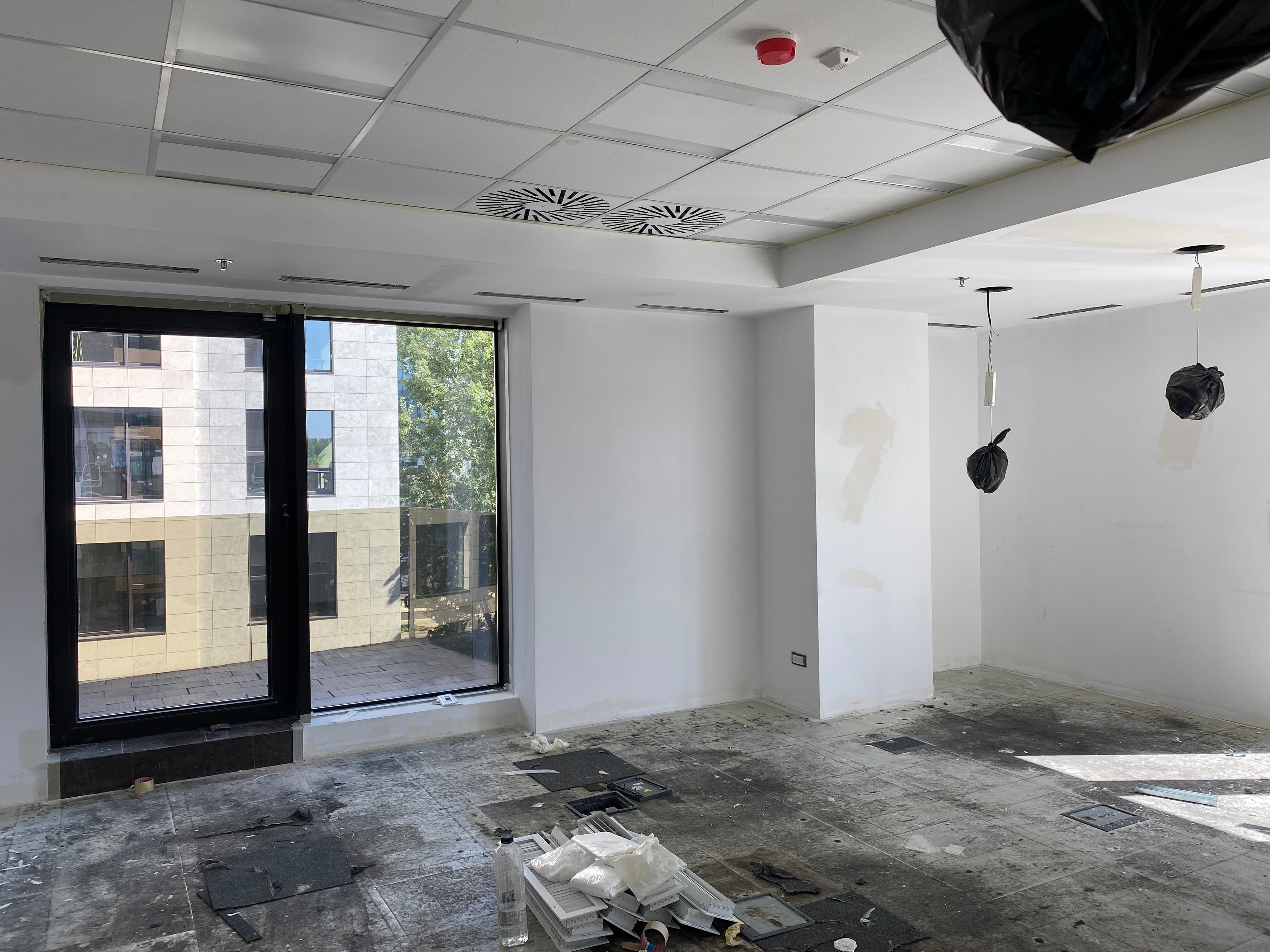 Renovare spațiu comercial, birou 1