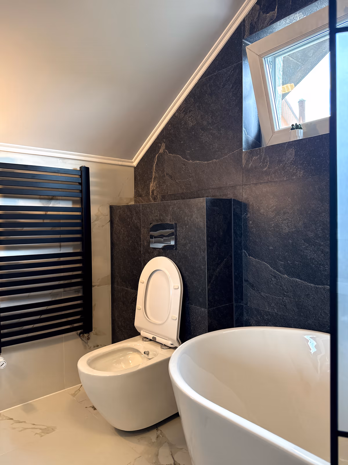 Zugrav Iași — Renovare casă etaj (Iași — Lunca Cetățuii) — înainte/după 1 — după