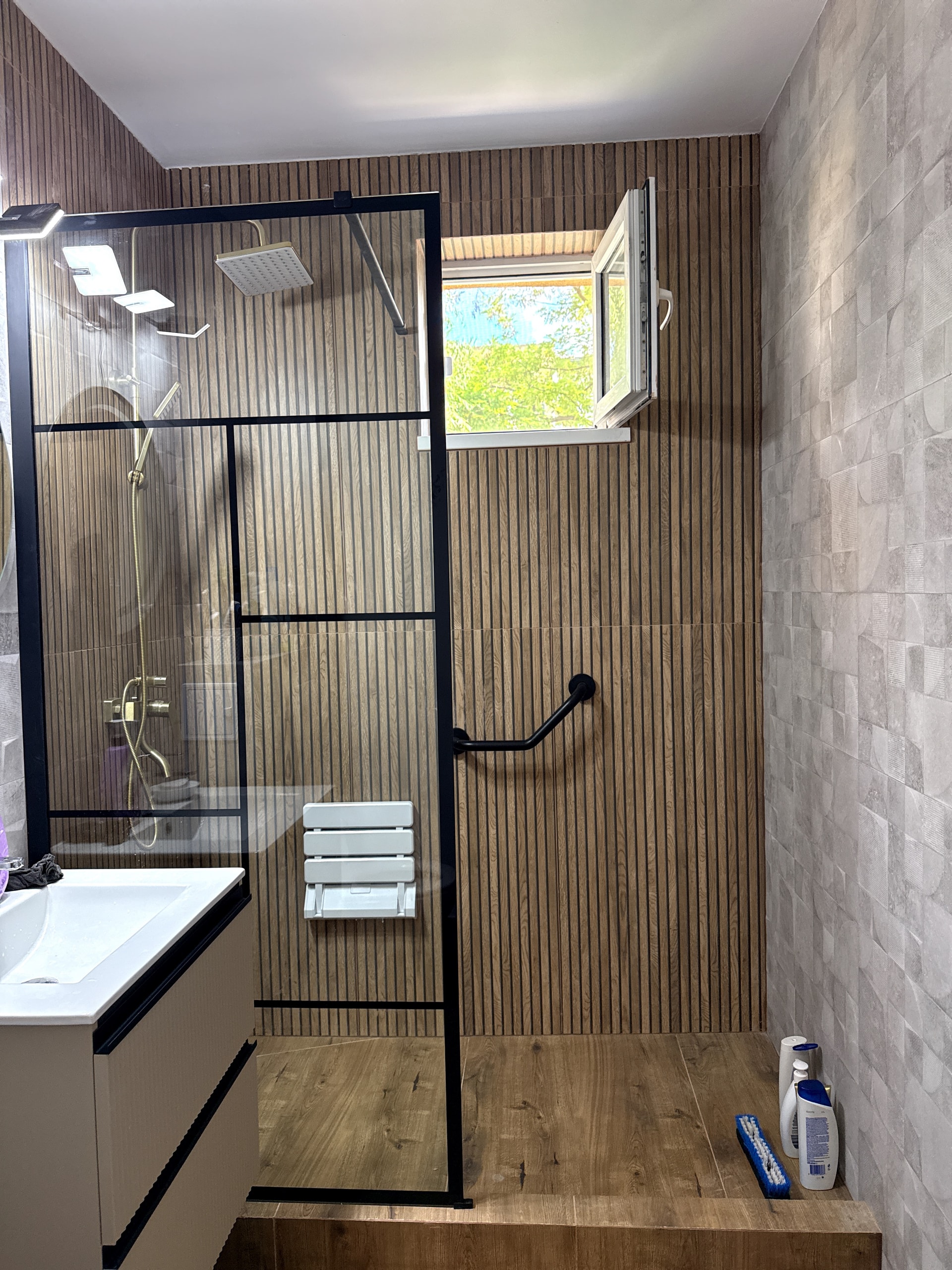 Zugrav Iași — Renovare apartament 2 camere (Iași) — înainte/după 2 — după