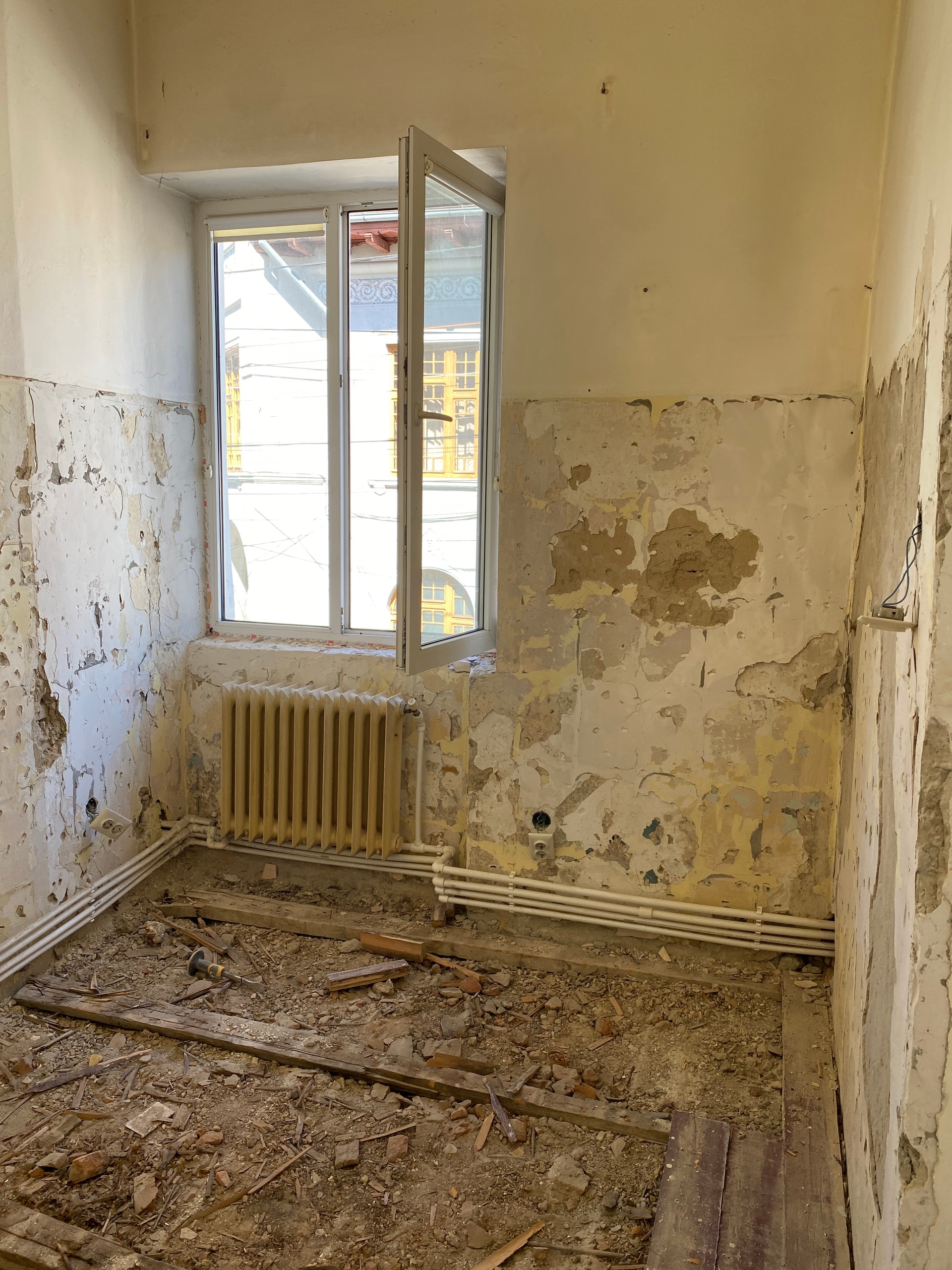 Zugrav Iași — Renovare apartament 2 camere (Iași — Independenței) — înainte/după 3 — înainte