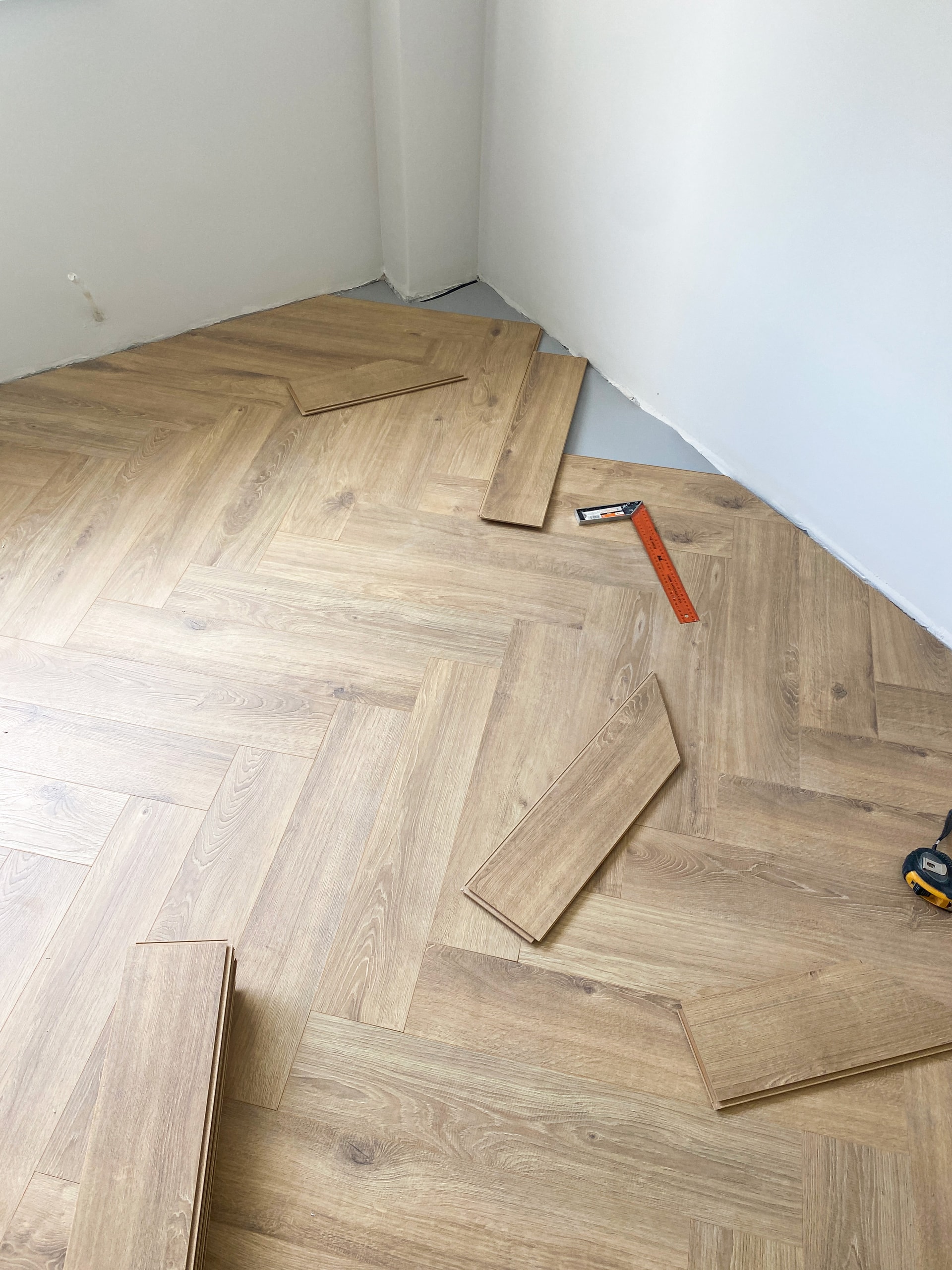 Zugrav Iași — Renovare apartament 2 camere (Iași — Tătărași) — înainte/după 4 — înainte