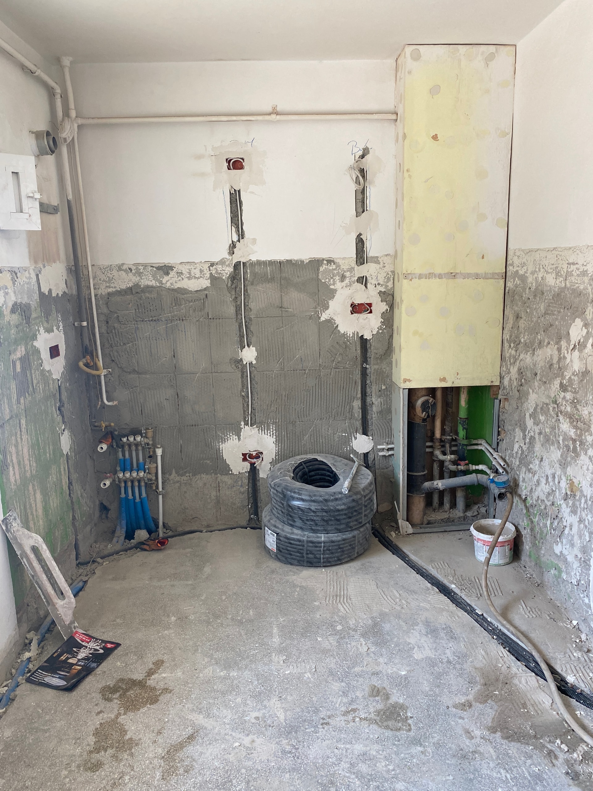 Zugrav Iași — Renovare apartament 2 camere (Iași — Tătărași) — înainte/după 3 — înainte