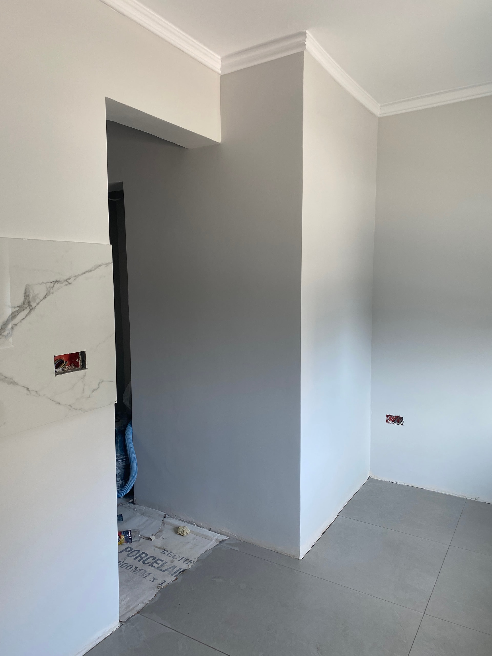 Zugrav Iași — Renovare apartament 2 camere (Iași — Tătărași) — înainte/după 2 — înainte