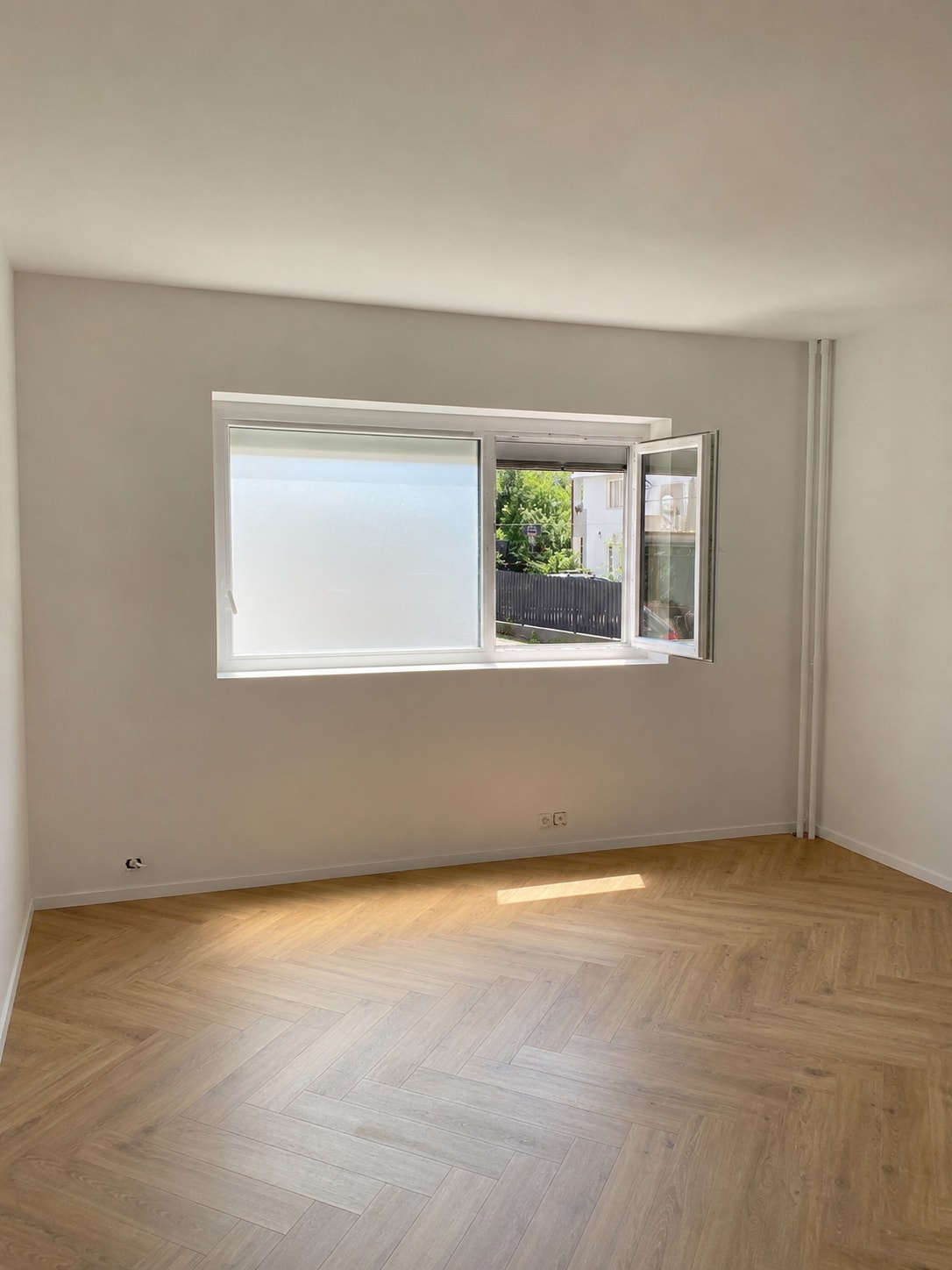 Zugrav Iași — Renovare apartament 2 camere (Iași — Tătărași) — înainte/după 1 — după