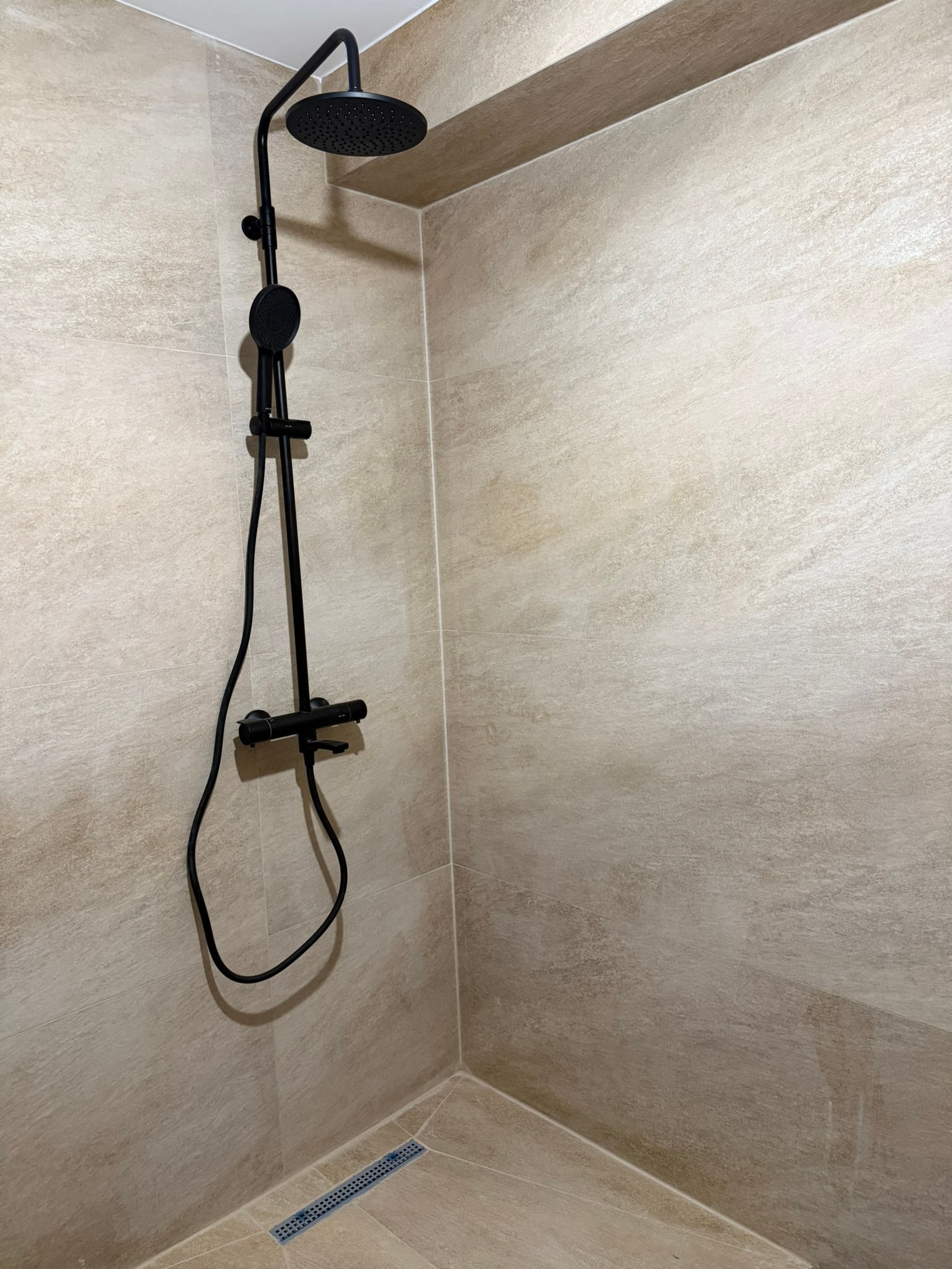 Zugrav Iași — Renovare apartament (Iași — Păcurari) — înainte/după 3 — după
