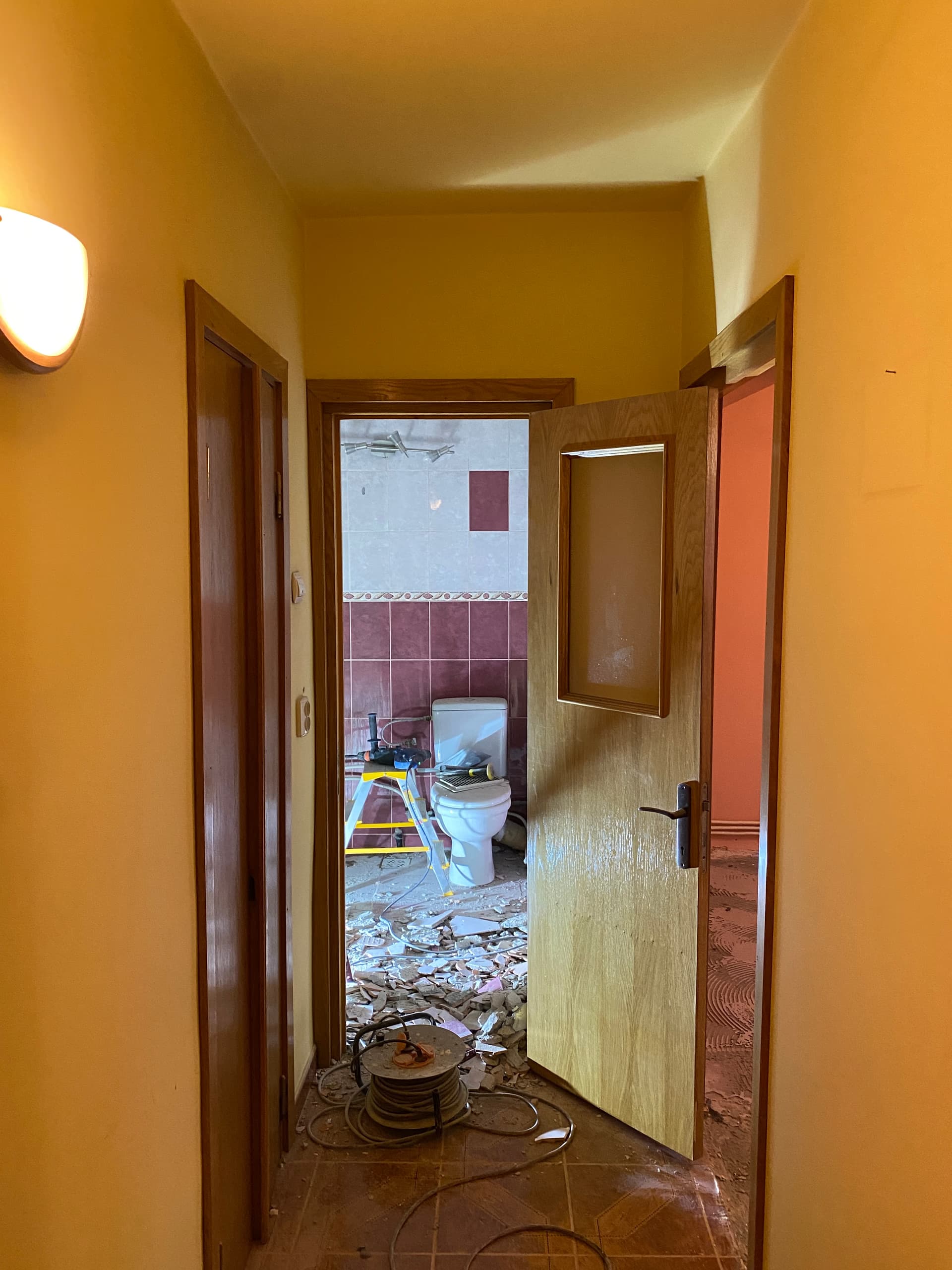 Zugrav Iași — 8. Renovare baie (Iași) — înainte/după 3 — înainte