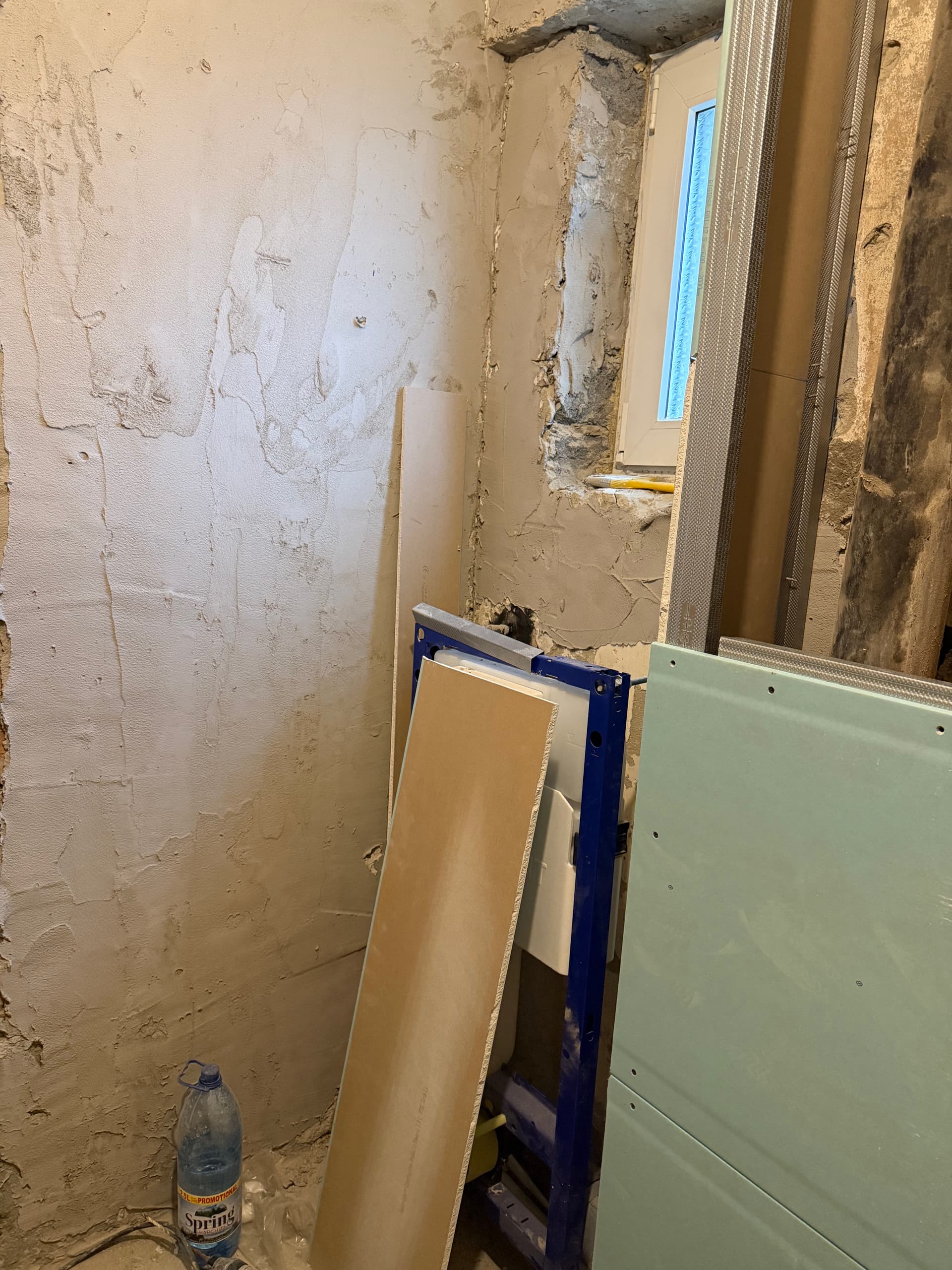 Renovare baie — înainte și după 2 — înainte