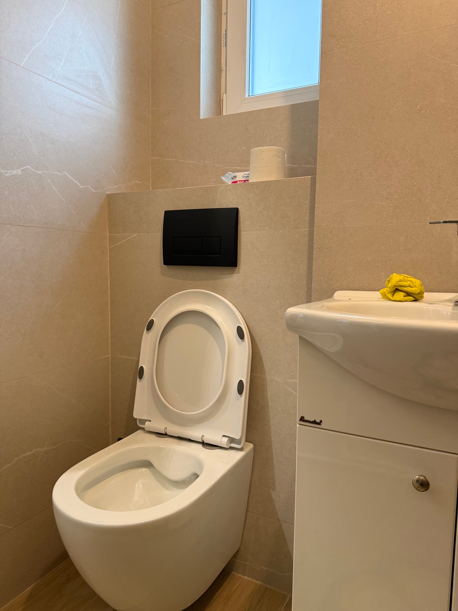 Zugrav Iași — Renovare baie (Iași) — înainte/după 2 — după