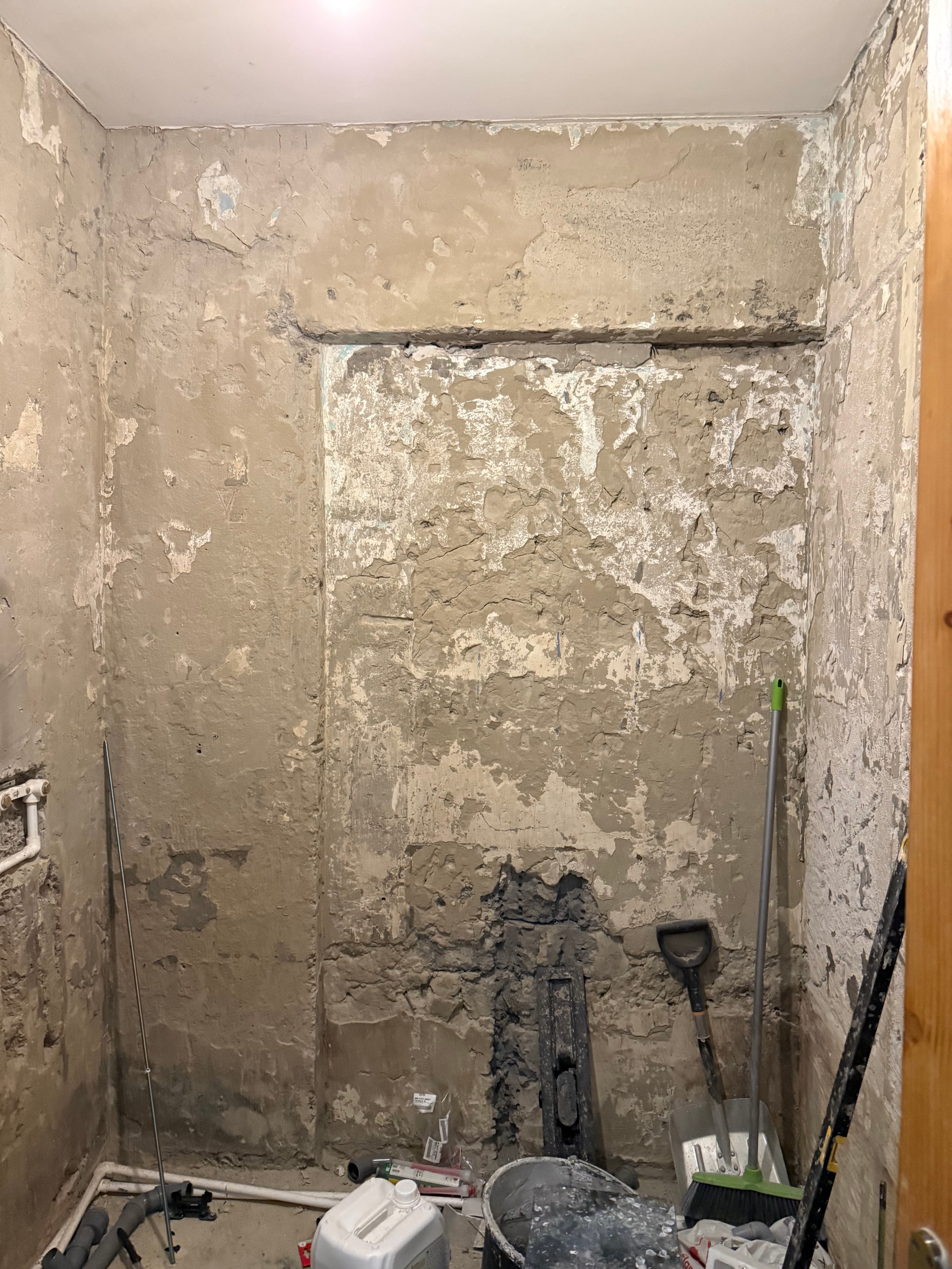 Zugrav Iași — Renovare baie (Iași) — înainte/după 3 — înainte