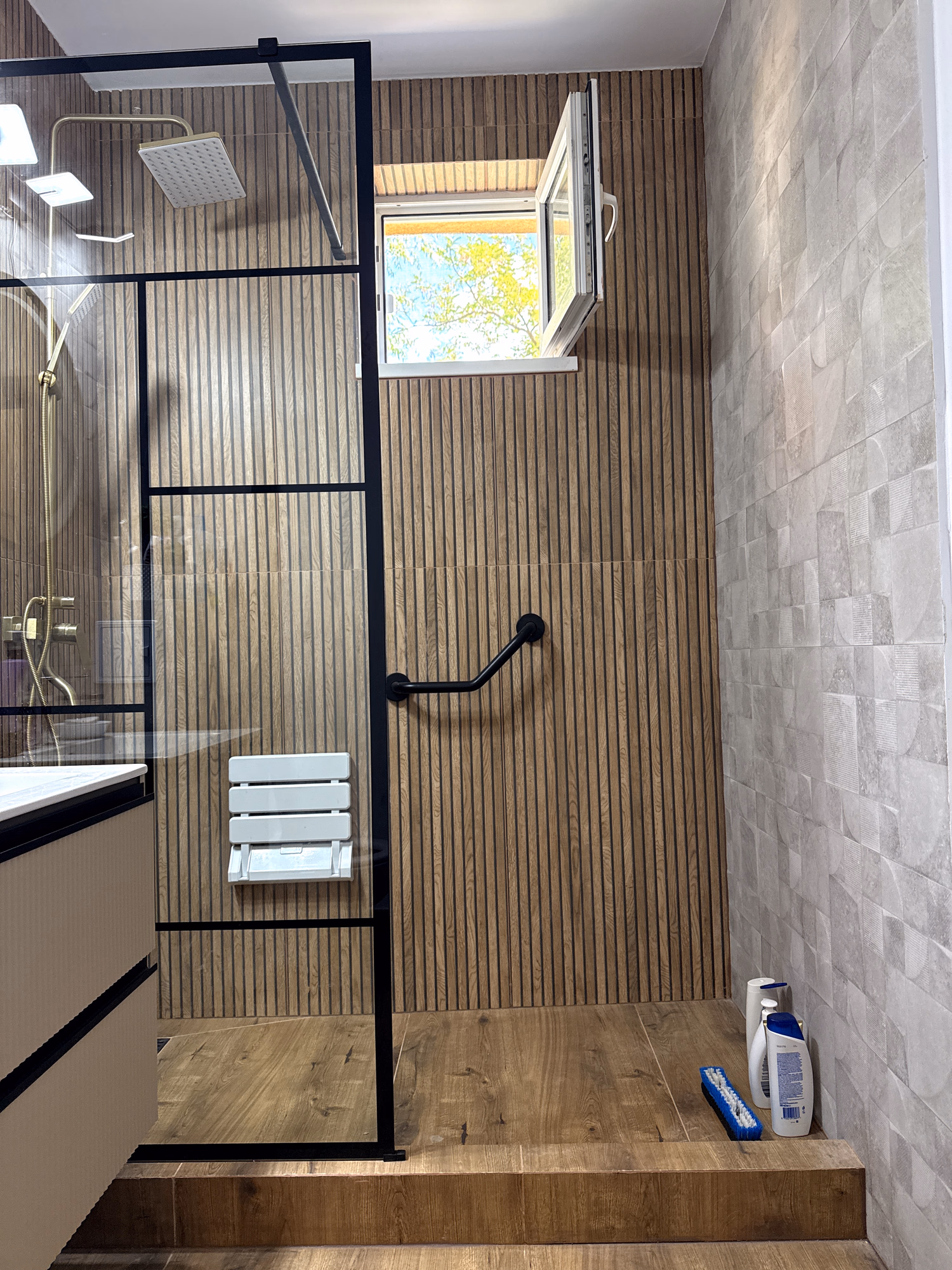 Zugrav Iași — Renovare apartament 2 camere (Iași) — După 1