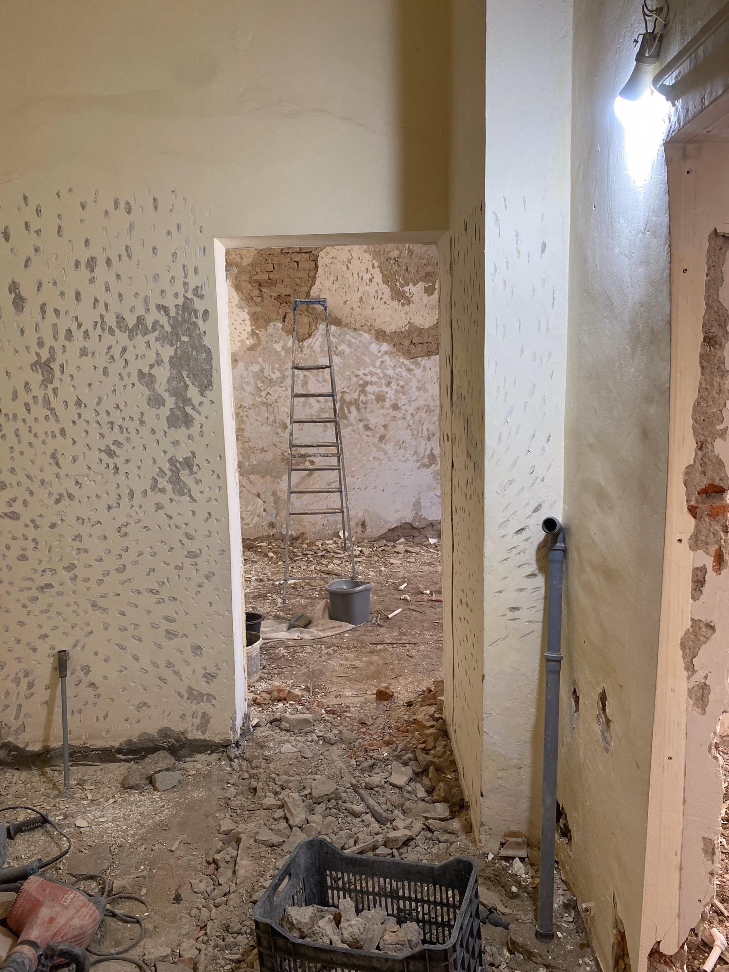 Zugrav Iași — Renovare apartament 2 camere (Iași — Independenței) — Construcție 1