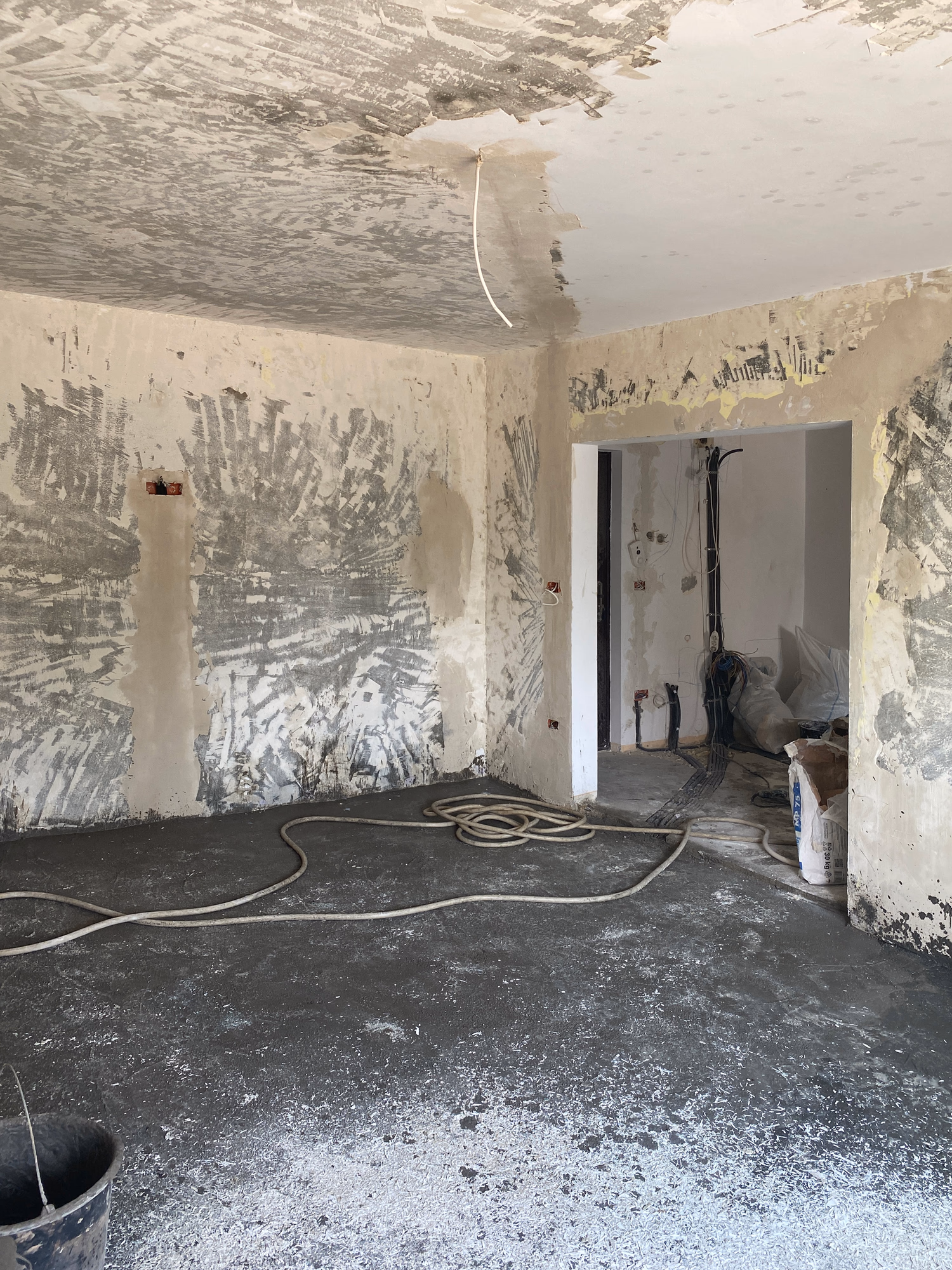 Zugrav Iași — Renovare apartament 2 camere (Iași — Tătărași) — În construcție 2