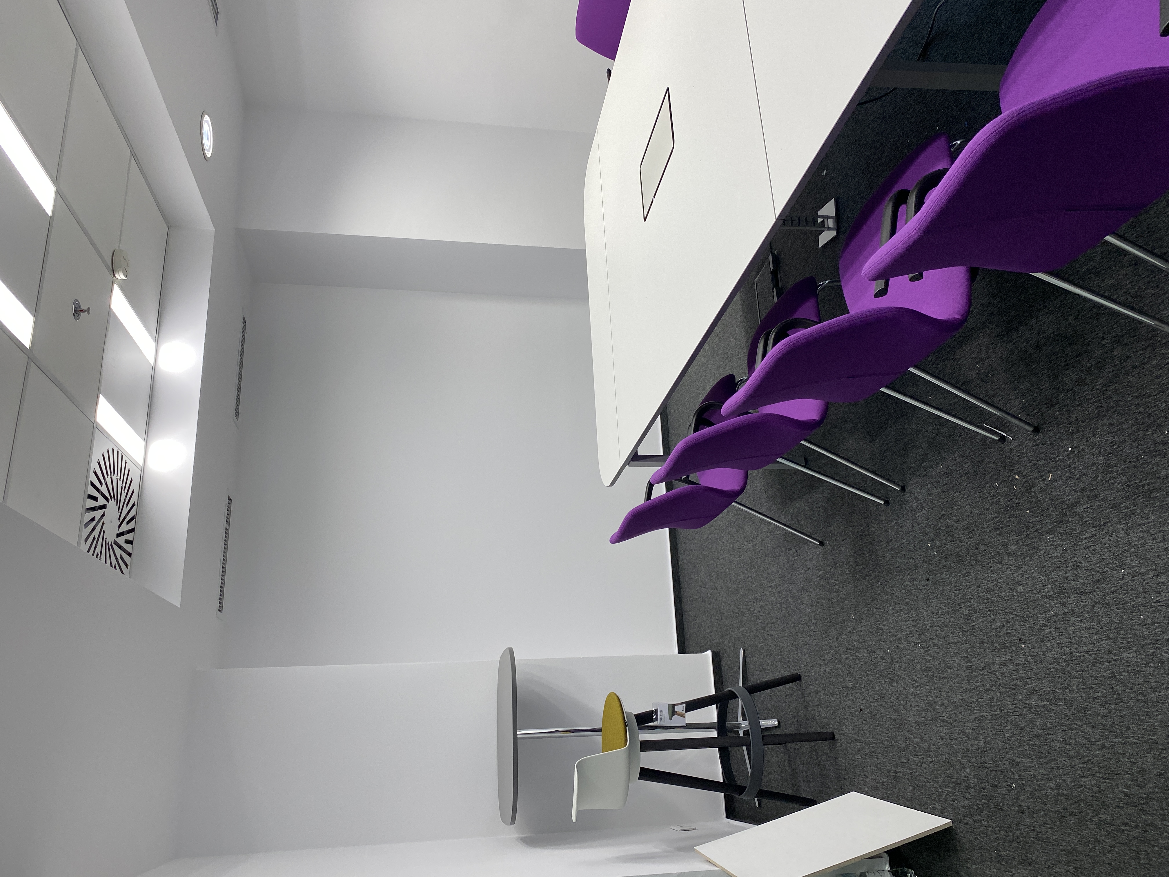 Zugrav Iași — Renovare spațiu comercial, birou (Iași) — După 3