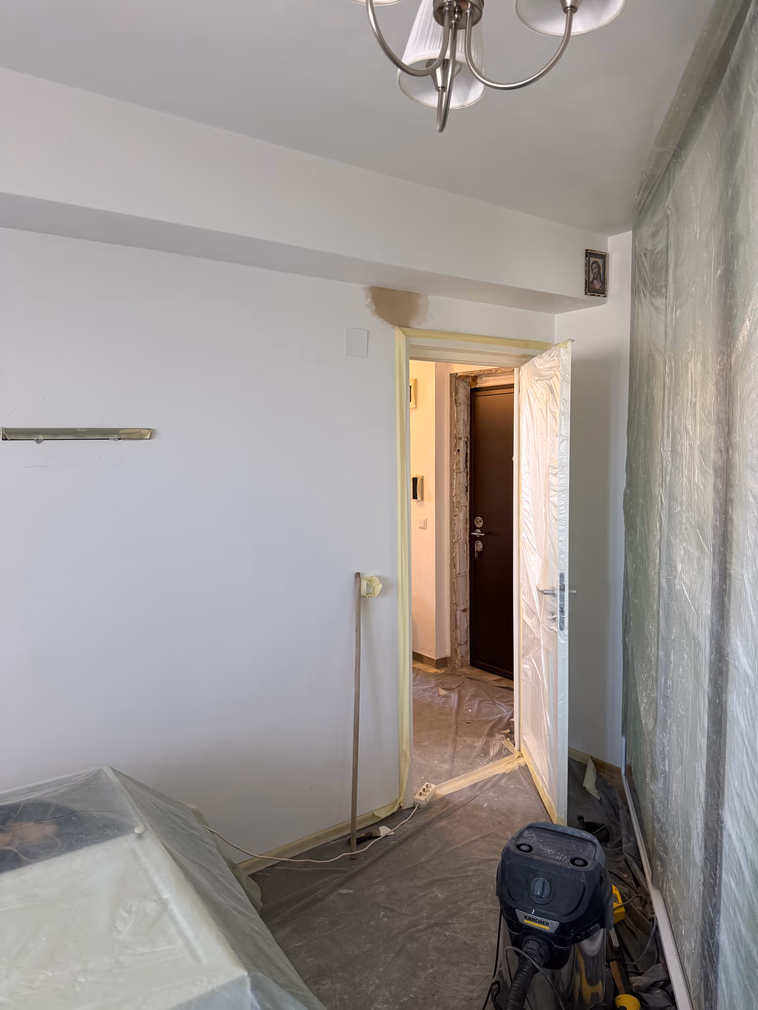 Zugrav Iași — Zugrăveală apartament (Iași — Vișoianu) — În construcție 7